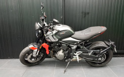 TRIUMPH TRIDENT 660