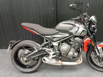 TRIUMPH TRIDENT 660
