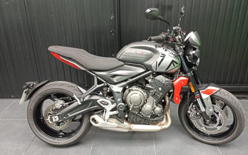 TRIUMPH TRIDENT 660