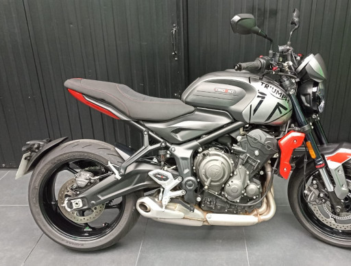 TRIUMPH TRIDENT 660