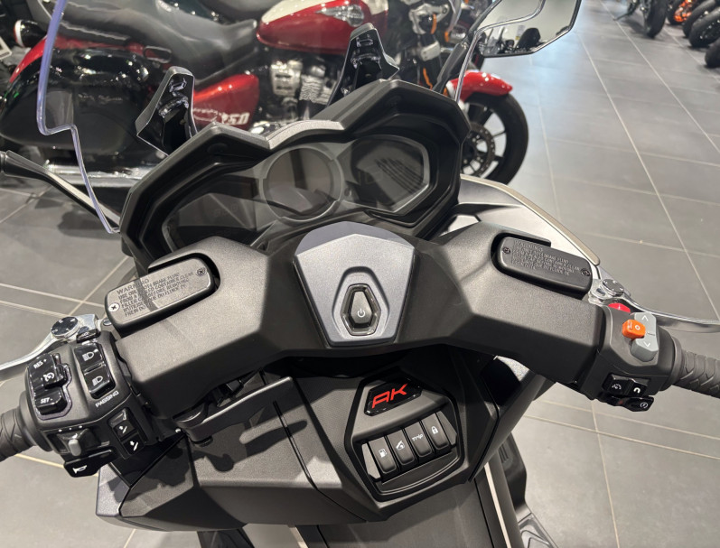 KYMCO AK 550 PREMIUM / Garantie 