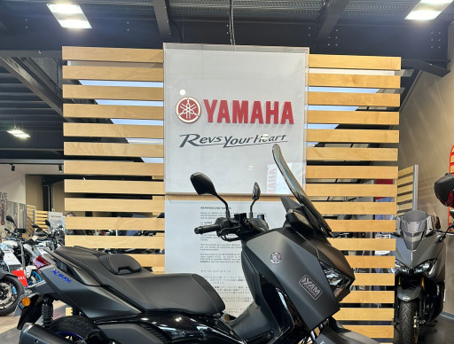 YAMAHA XMAX 300