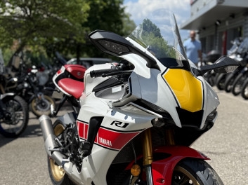 YAMAHA YZF 1000 R1 60TH