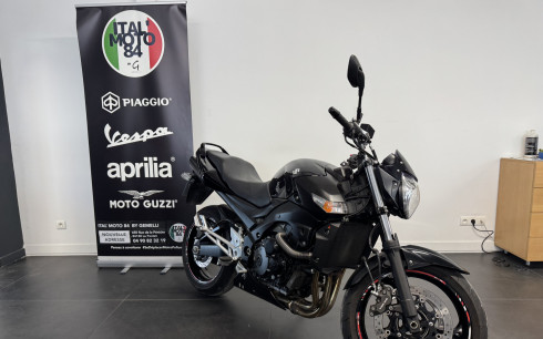 SUZUKI GSR 600