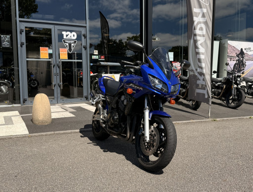YAMAHA FZS FAZER 600