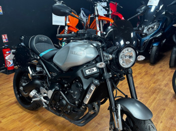 YAMAHA XSR 900