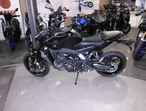 YAMAHA MT-09