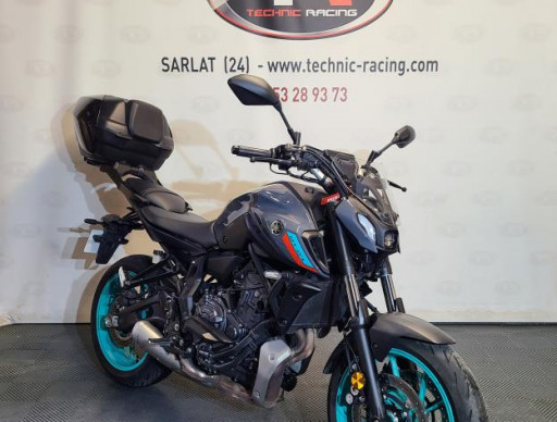 YAMAHA MT-07 A2 / top case / poignée chauffantes