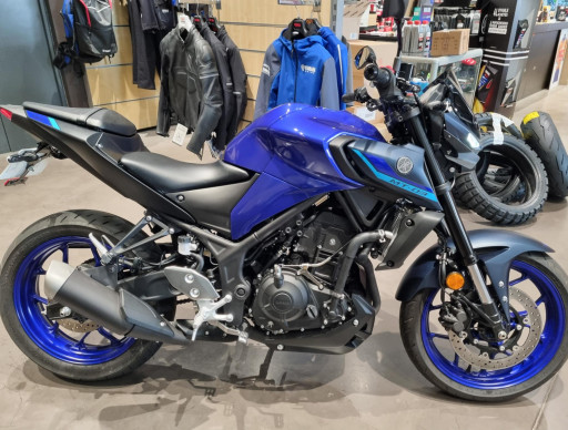 YAMAHA MT03