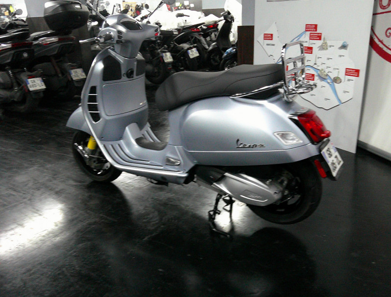 VESPA GTS 300 ABS 2021 9028KM