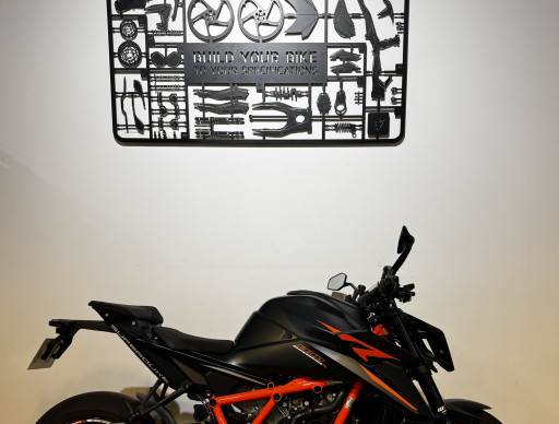 KTM 1390 SUPER DUKE R