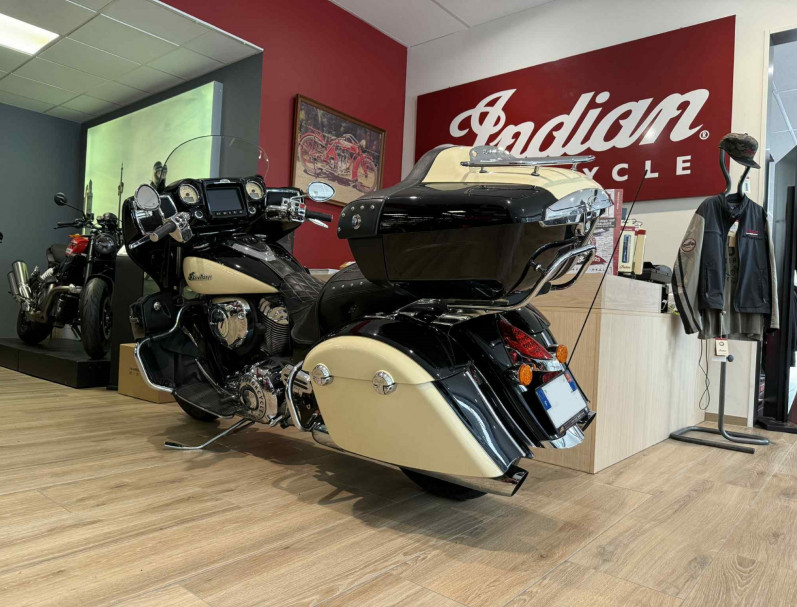 INDIAN ROADMASTER 111 Ci
