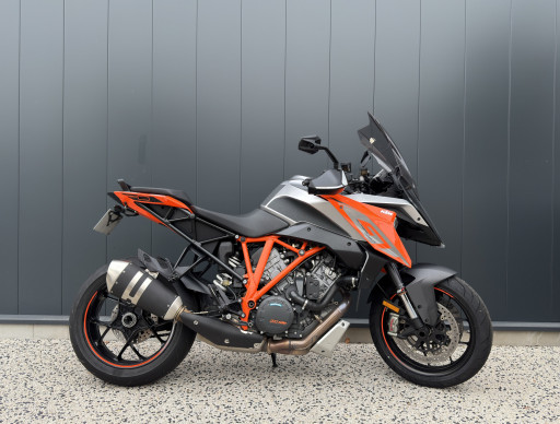 KTM 1290 SUPER DUKE GT 2016