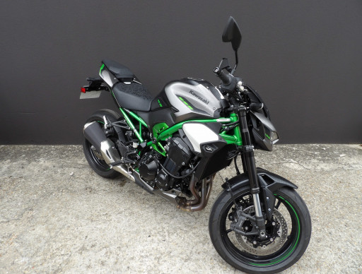KAWASAKI Z900 FULL 2025