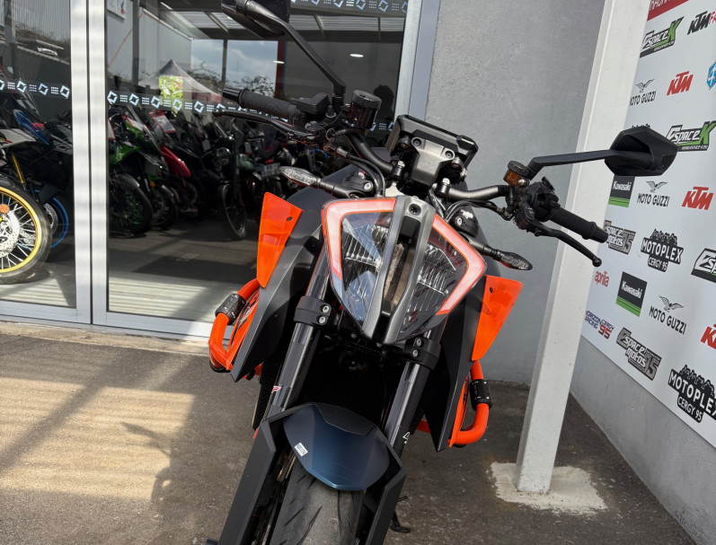 KTM 1290 SUPERDUKE R TECH PACK
