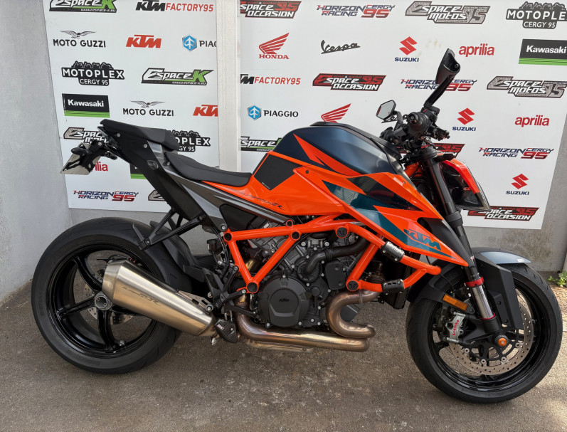 KTM 1290 SUPERDUKE R TECH PACK