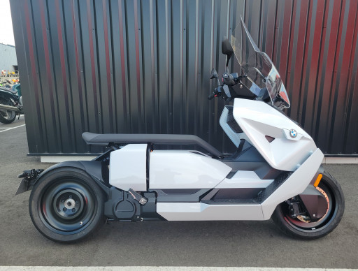 BMW CE 04