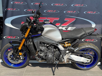 YAMAHA MT-09 SP DE DIRECTION 