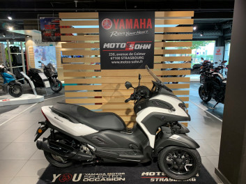 YAMAHA TRICITY 300