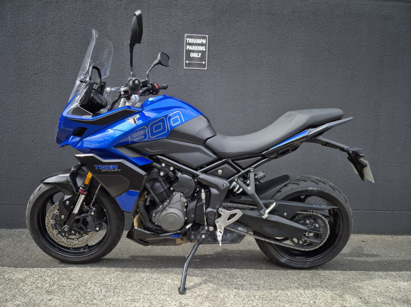 TRIUMPH TIGER 800