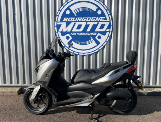 YAMAHA XMAX 125