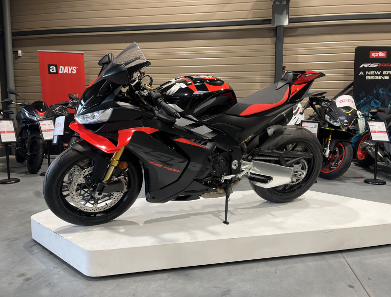 APRILIA RSV4 1100 FACTORY