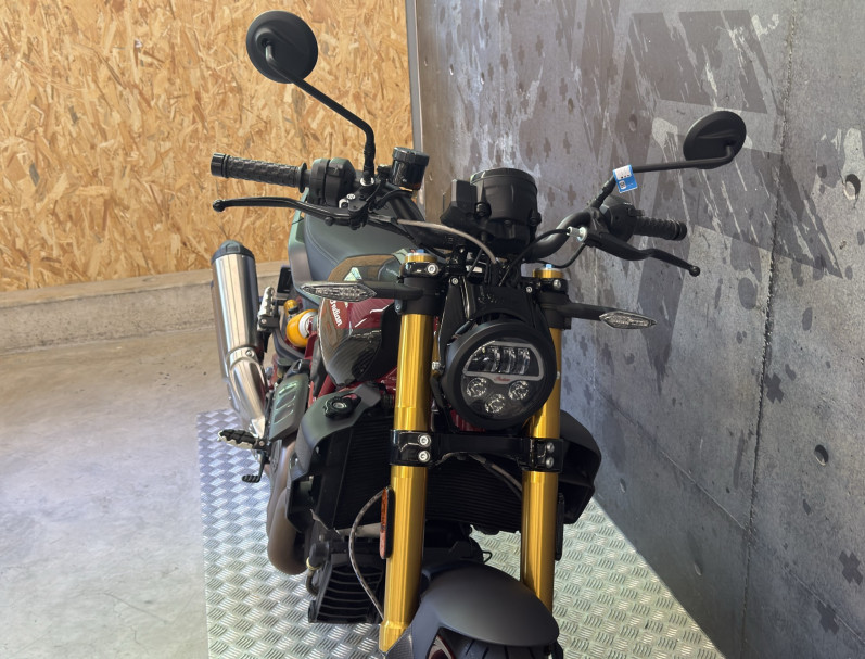 INDIAN FTR 1200 R CARBON PREMIUM 2000KMS