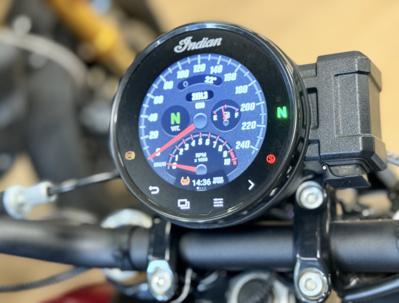 INDIAN FTR 1200 R CARBON PREMIUM 2000KMS