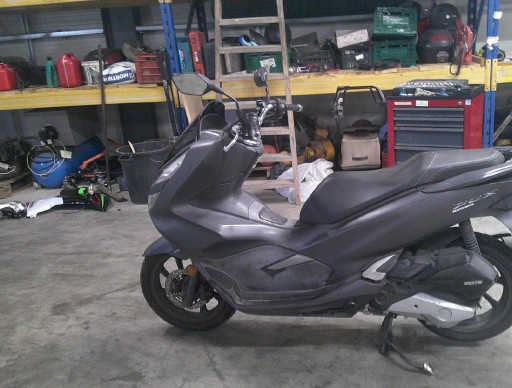 HONDA PCX 125 accidentée RSV N°22212