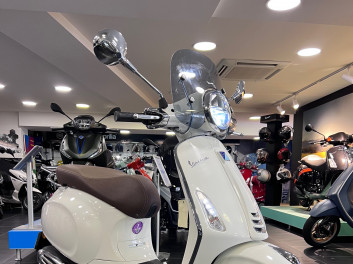 VESPA PRIMAVERA 125