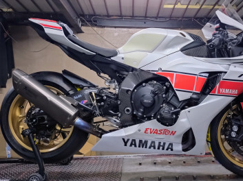 YAMAHA YZF-R1 WORLD GP 60TH ANNIVERSARY