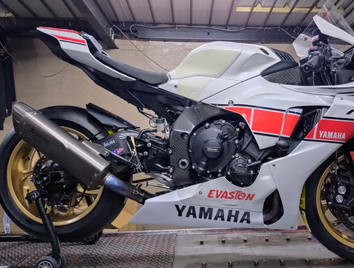 YAMAHA YZF-R1 WORLD GP 60TH ANNIVERSARY