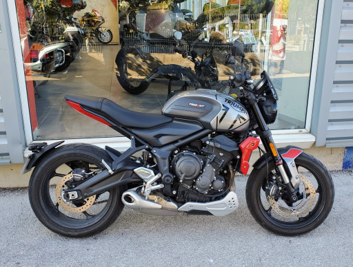 TRIUMPH TRIDENT 660