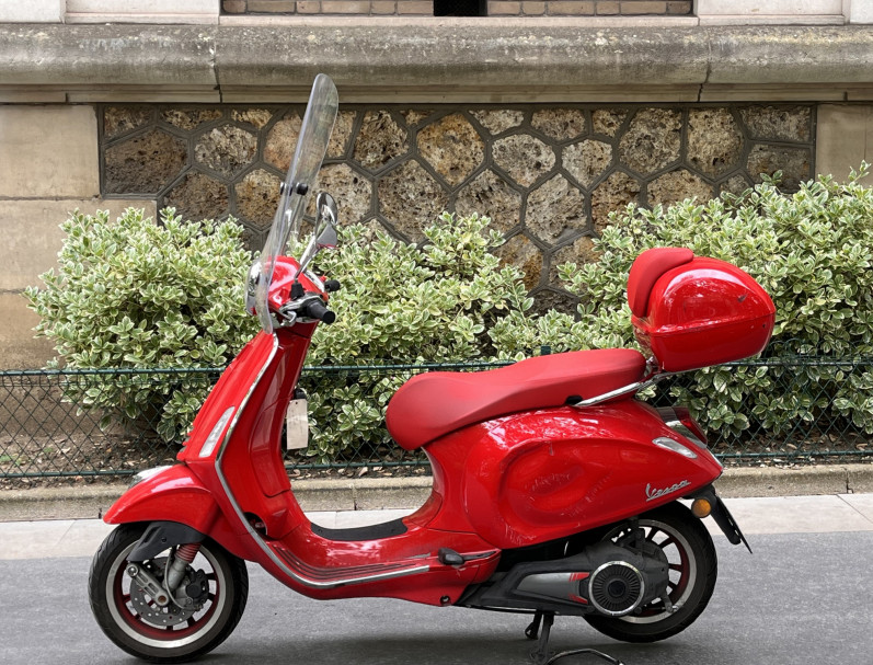 VESPA PRIMAVERA ELETTRICA 70 RED 9 777 KMS GARANTIE 6 MOiS LIVRAISON DANS TOUTE LA FRANCE