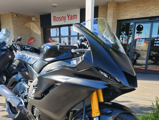 YAMAHA YZF-R6 RACE NON HOMOLOGUE PAS DE CARTE GRISE CIRCUIT