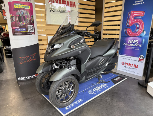 YAMAHA TRICITY 300