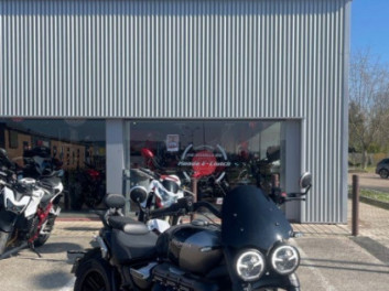 TRIUMPH ROCKET 3 GT