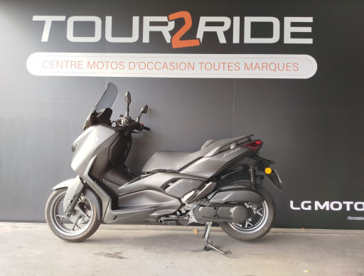 YAMAHA XMAX 125