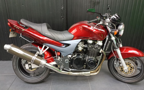 KAWASAKI ZR-7
