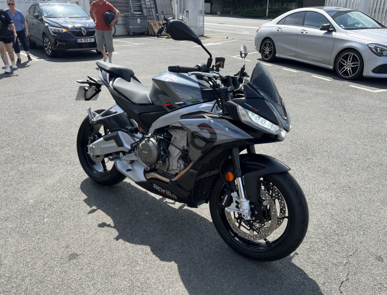 APRILIA TUONO 660