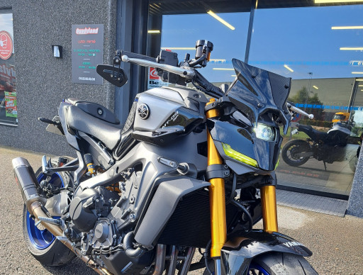 Magnifique YAMAHA MT-09 SP  2025 + OPTIONS 