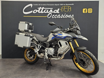 VOGE 900 DSX NEUVE GARANTIE 3 ANS AVEC BAGAGERIE !