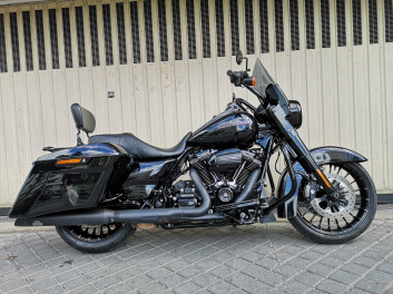 HARLEY-DAVIDSON ROAD KING SPECIAL 