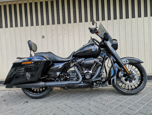 HARLEY-DAVIDSON ROAD KING SPECIAL 