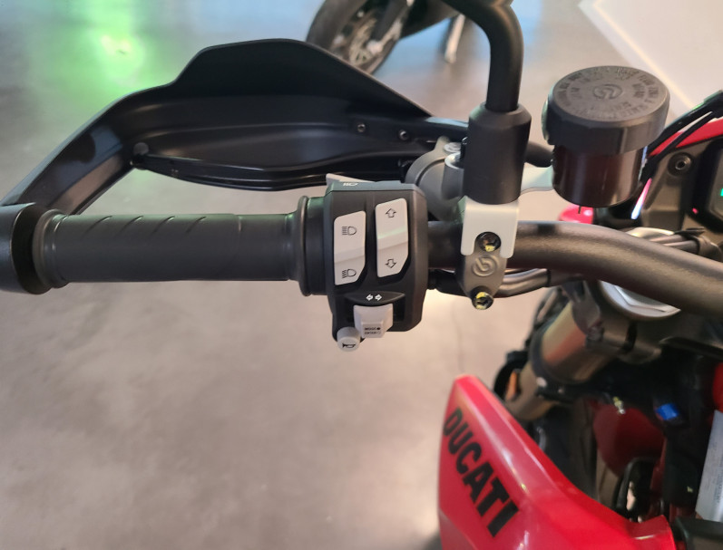 DUCATI HYPERMOTARD 698 A2