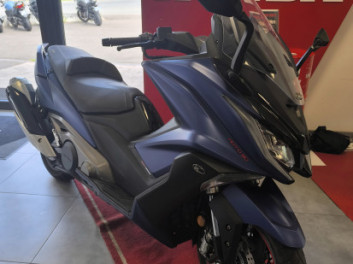 KYMCO AK 550