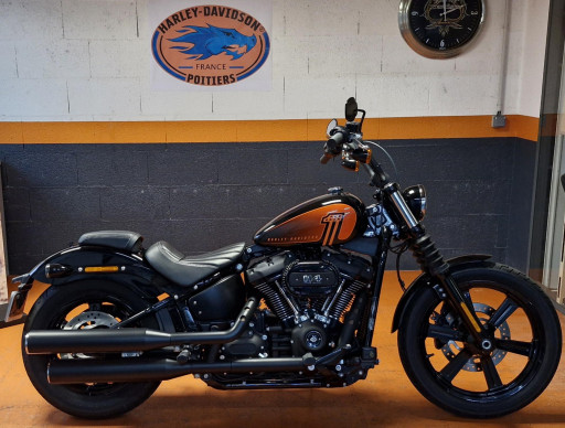 HARLEY-DAVIDSON SOFTAIL STREET BOB 1868