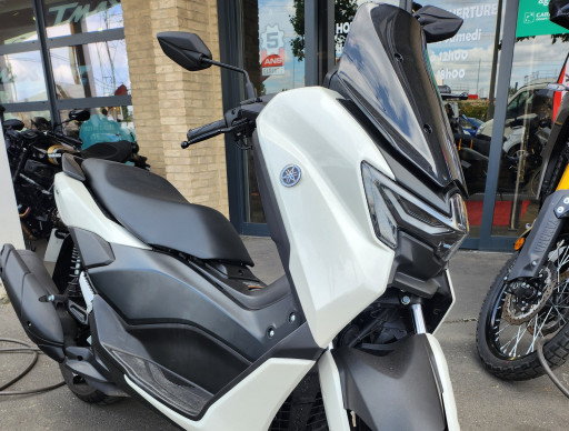 YAMAHA NMAX 125