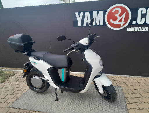 YAMAHA NEO
