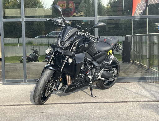 YAMAHA MT-09